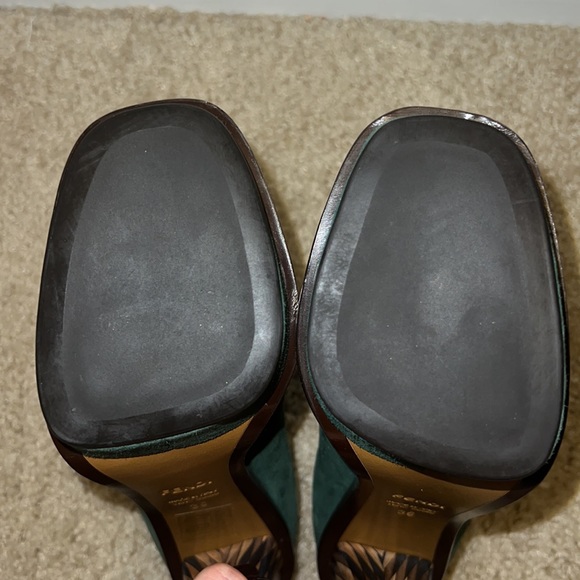 NWOT FENDI Oxblood Leather Pumps w Striped Stack Heel - Picture 9 of 11